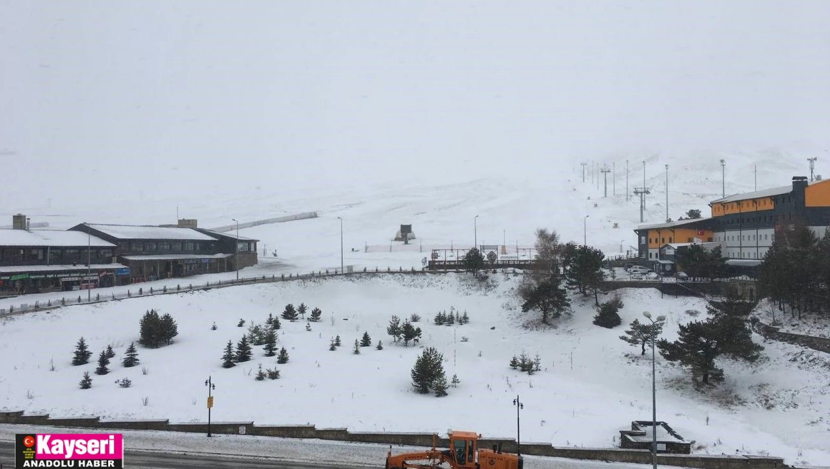 Erciyes'e kar yağışı