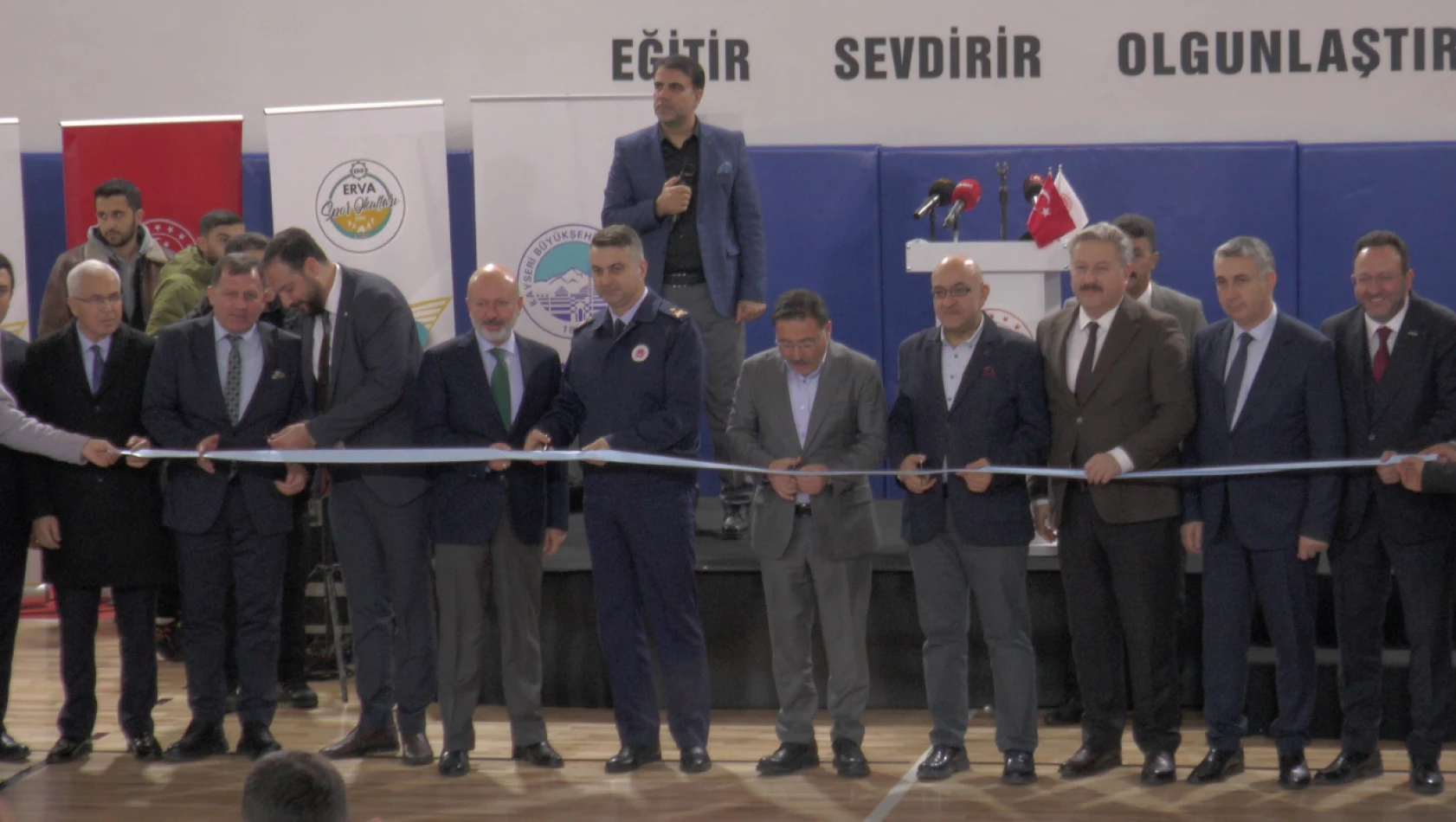 ERVA Gençlik Spor Kulübü'nün açılışına Kayseri'nin önemli isimleri katıldı