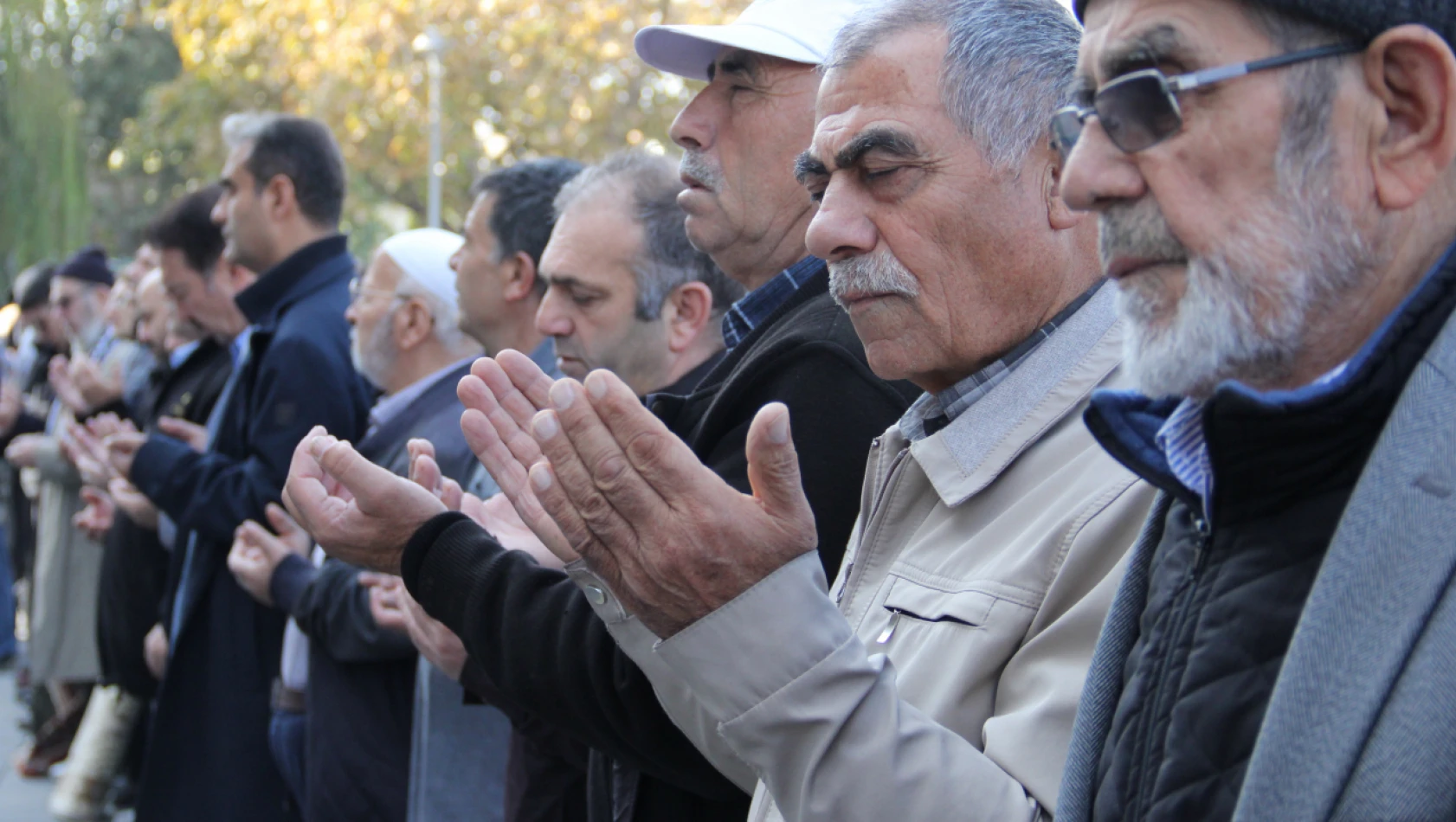 Gazze için Gıyabi Cenaze Namazı