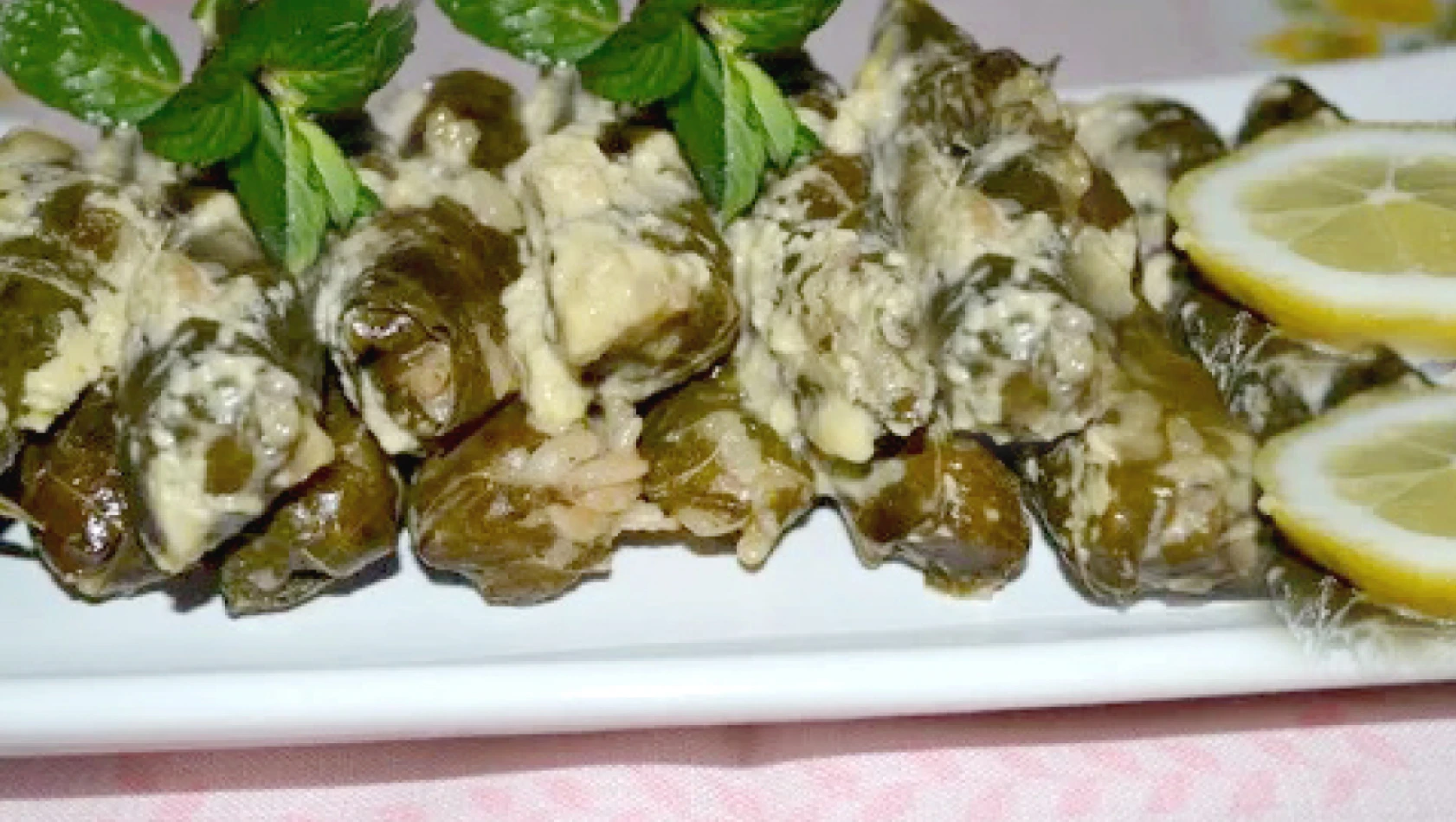 Geleneksel Türk Mutfağı – Ayvalı tahinli yaprak sarması tarifi