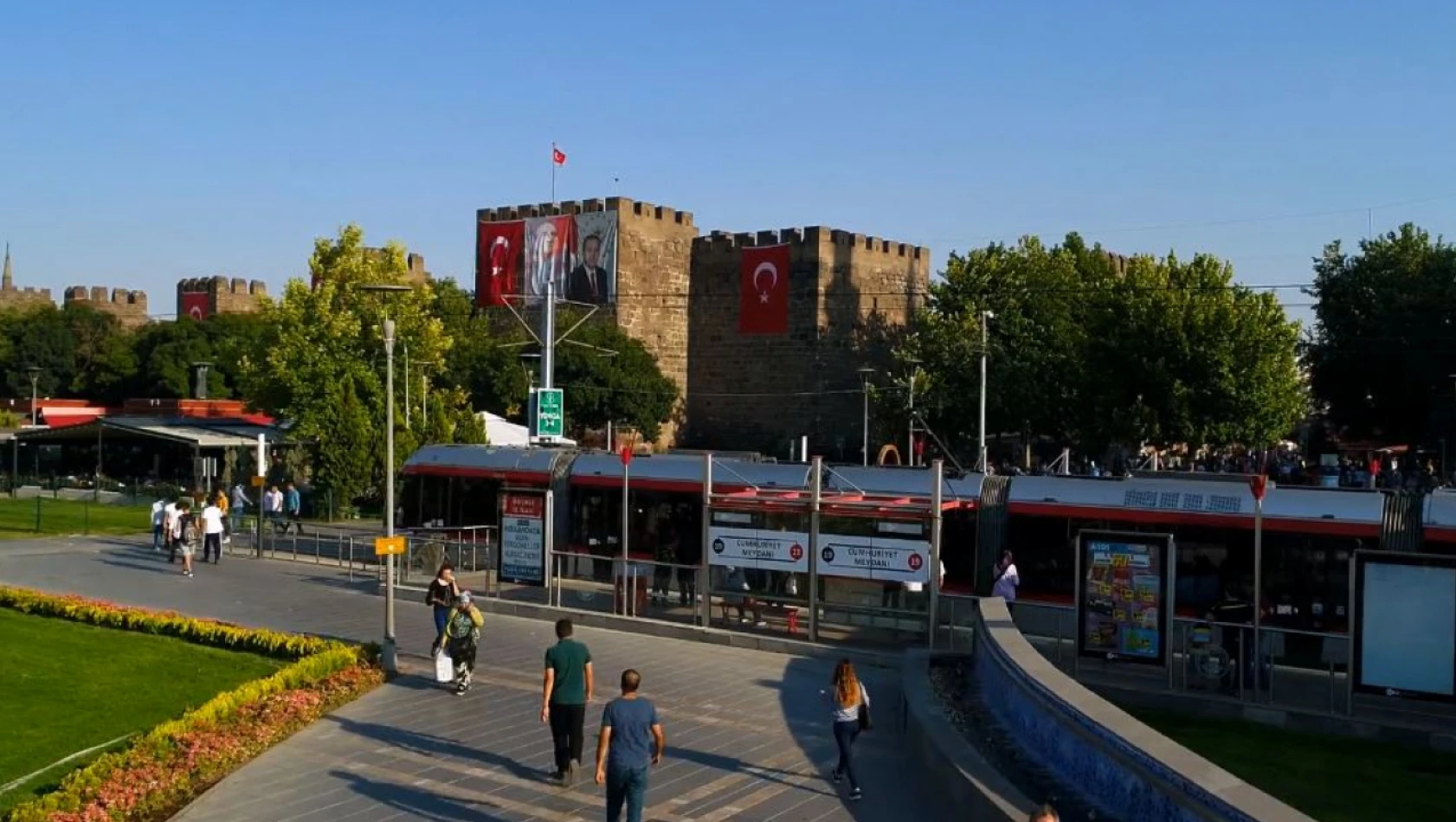 Kayseri'de afiş krizi - AK Parti çok sert çıktı!