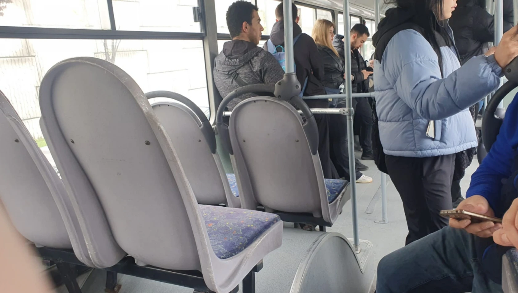 Kayseri'de bu otobüsten herkes şikâyetçi – Bu sefer de kimse koltuklara oturamadı!