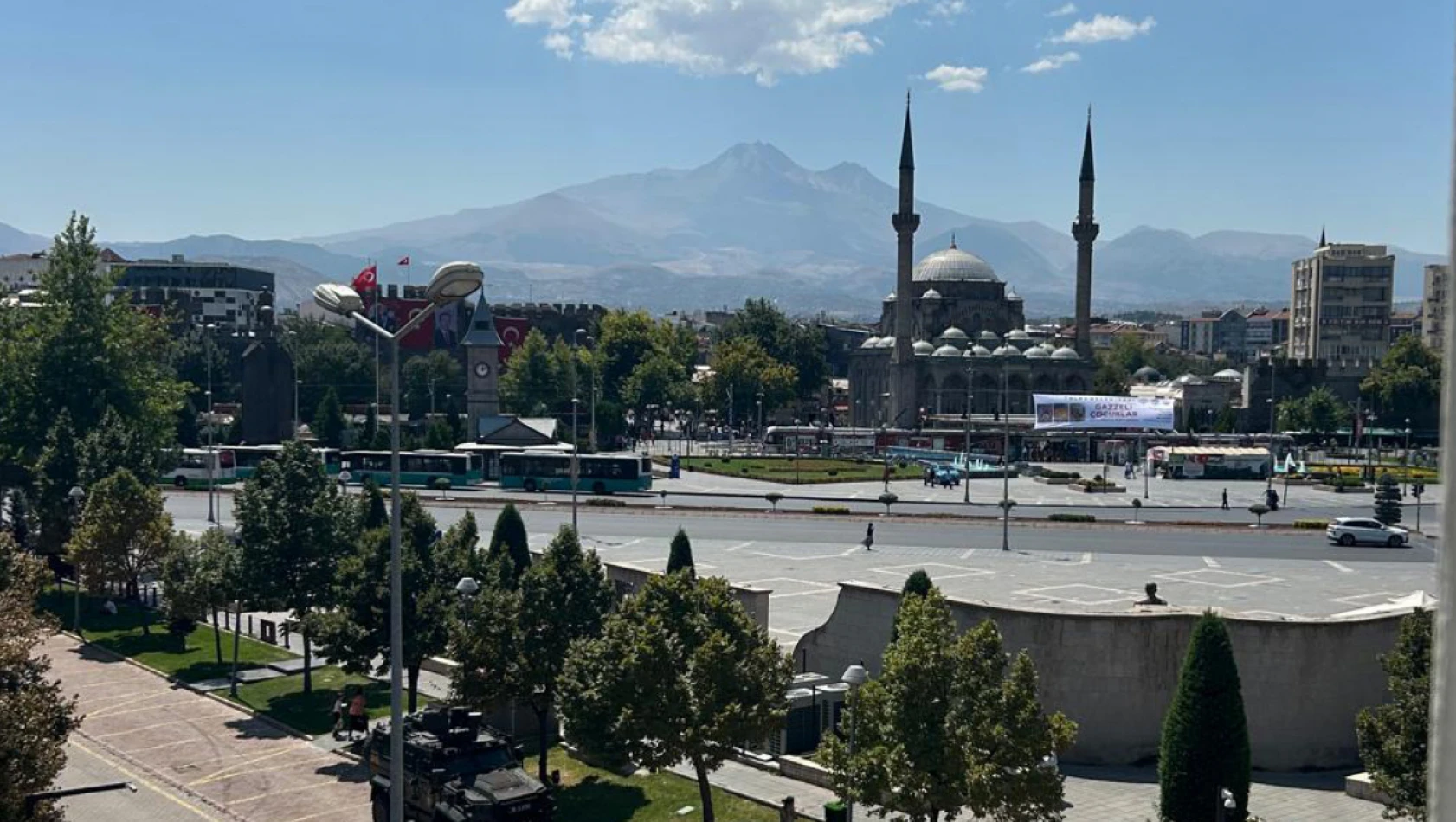 Kayseri'de Cadde ve Sokaklar Boş Kaldı!