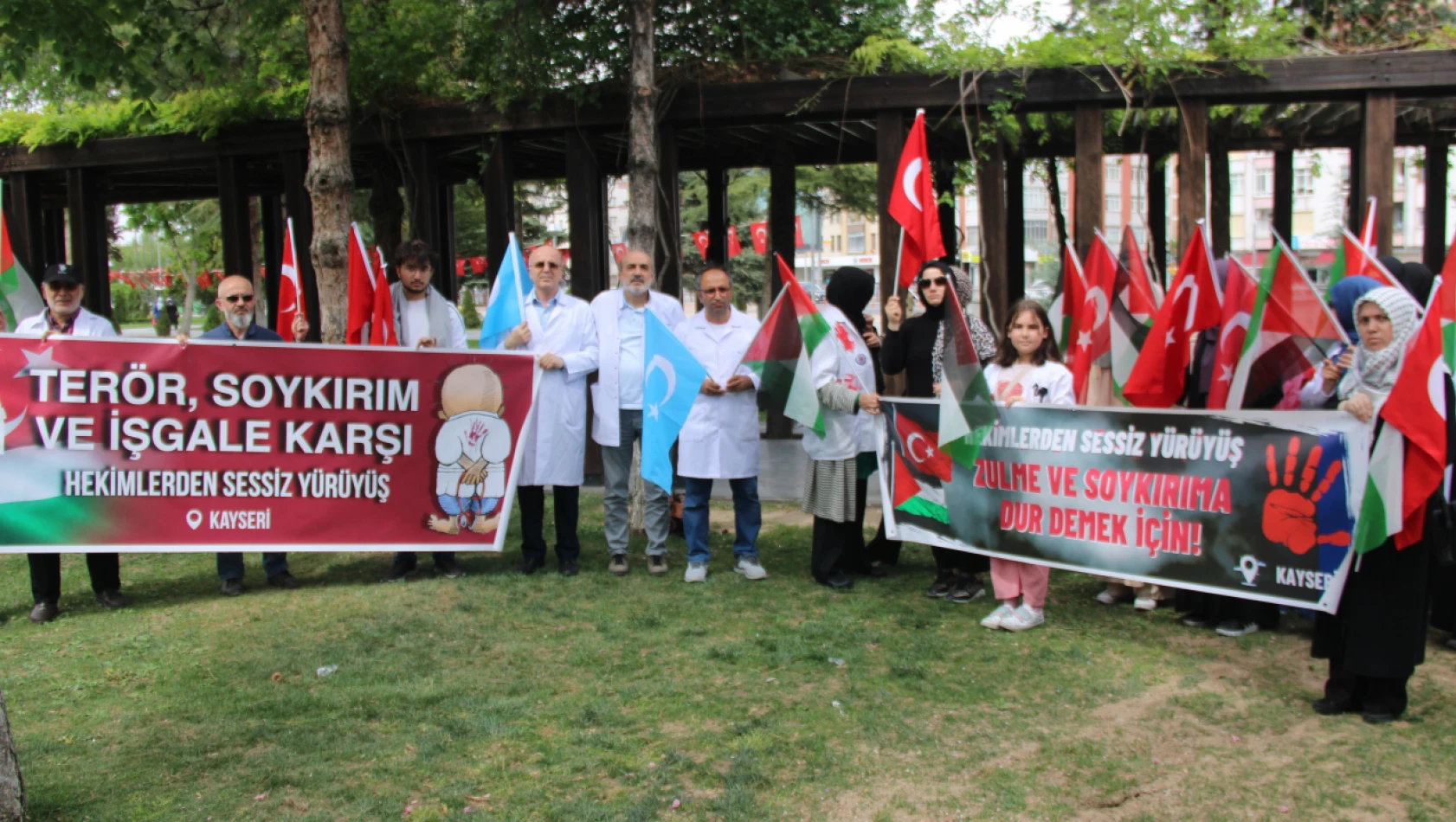 Kayseri'de hekimlerden 'Sessiz yürüyüş'