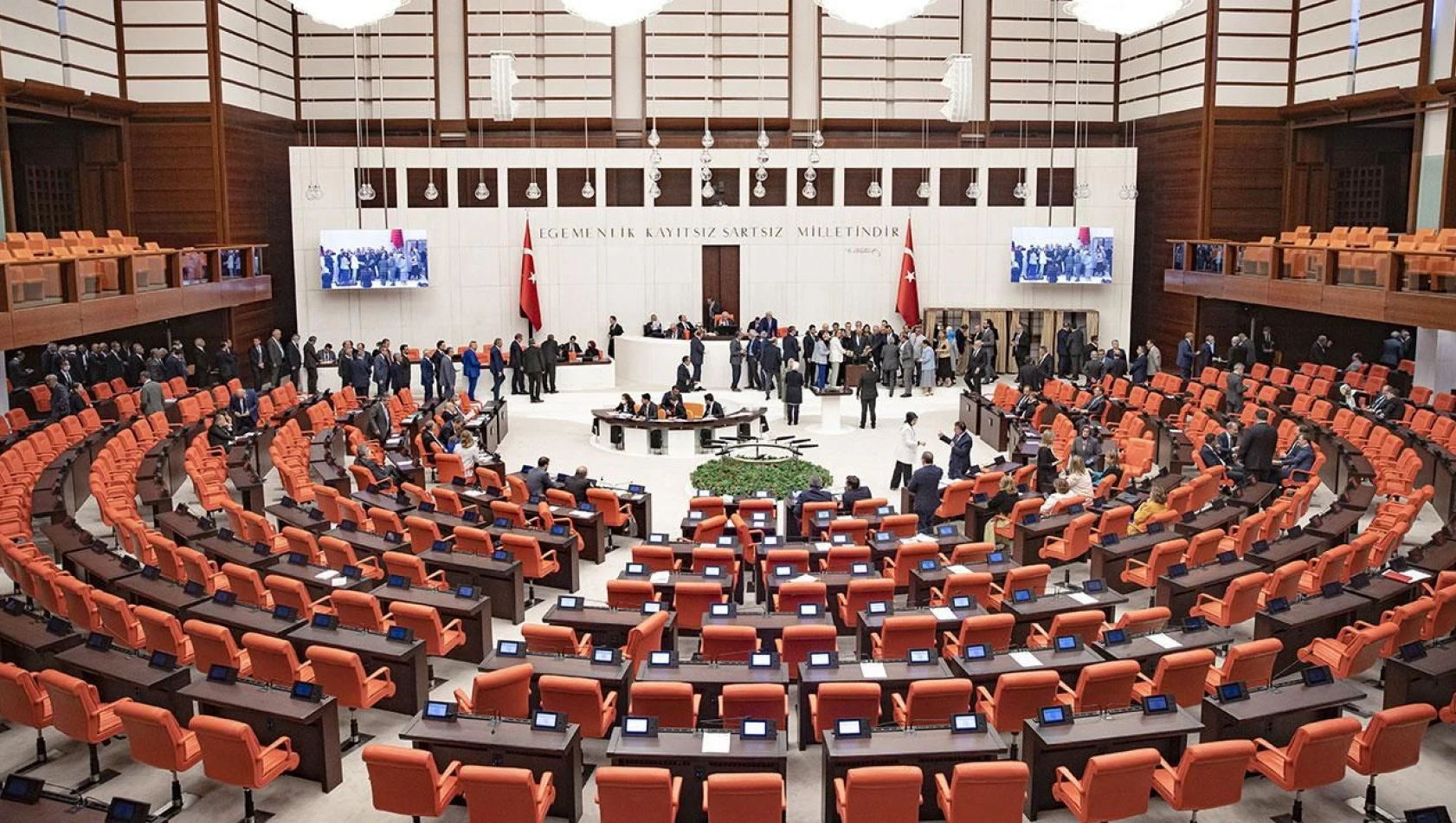Kayseri'de kaç kadın milletvekili adayı var?
