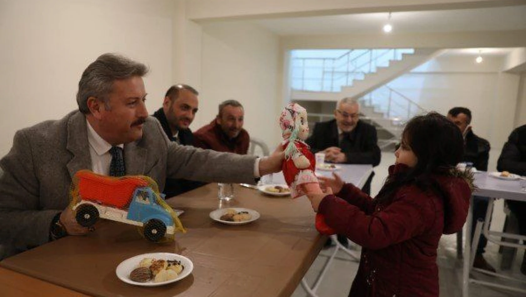 Başkan Palancıoğlu kentsel dönüşüm konutları sakinleriyle buluştu