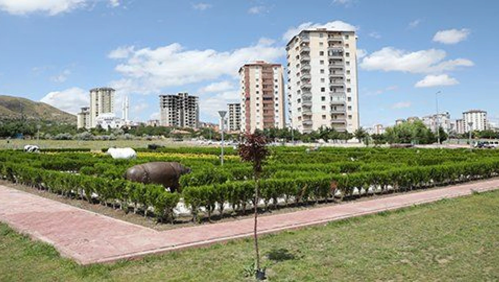 Başkan Palancıoğlu 'Çocuklara özel LABİRENT parkımız tamamlanmak üzere'