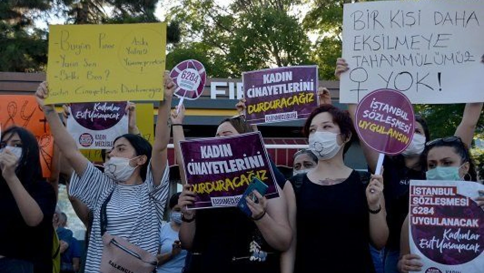 Kayseri'de 'kadın cinayetleri' protesto edildi