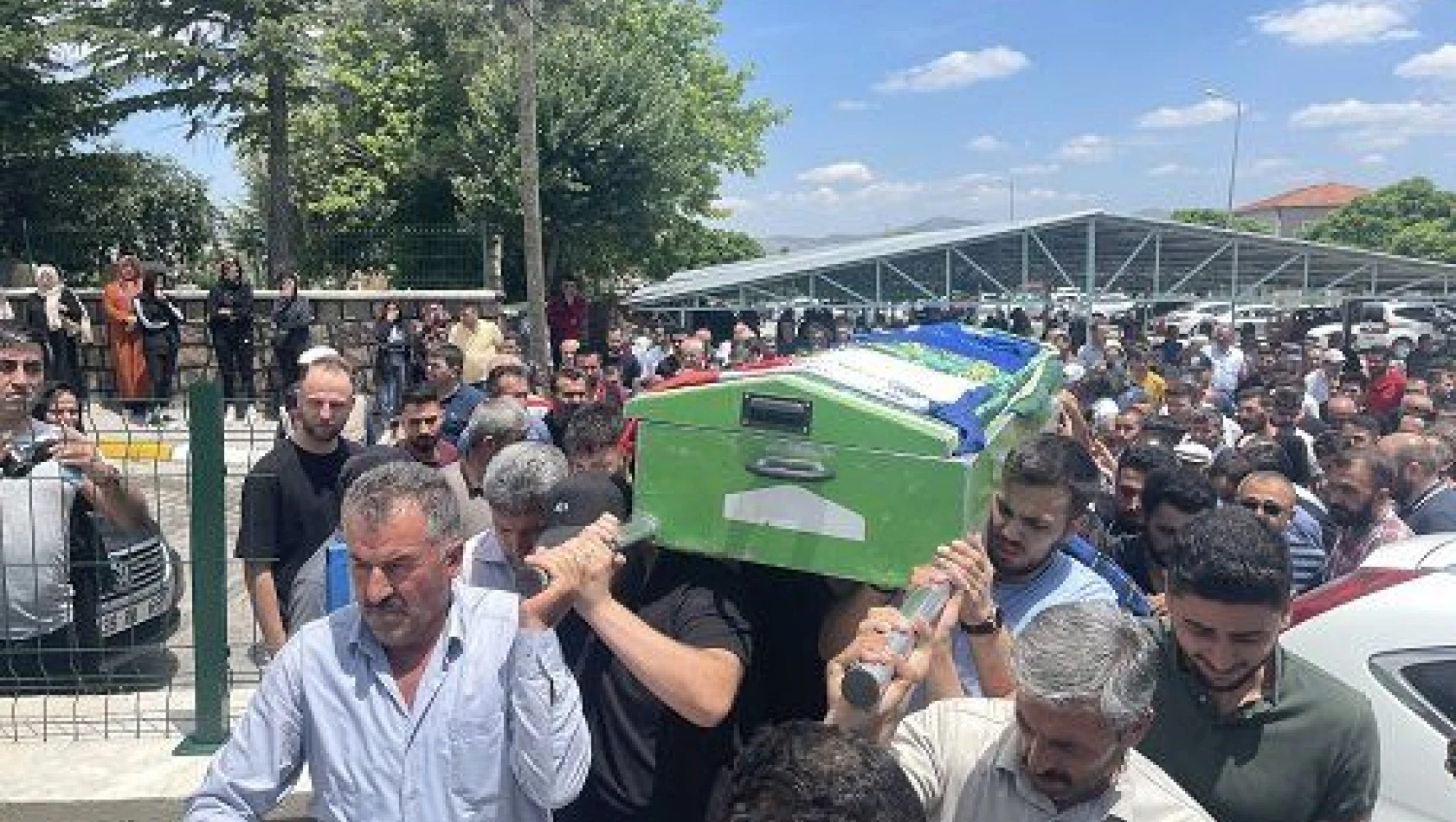 Amatör futbolcu Hasan Göğerçin, Kayseri 'de toprağa verildi