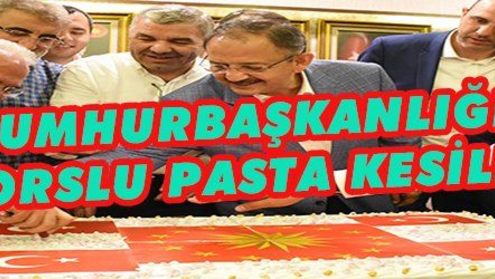 Kayseri'de AK Parti'den Cumhurbaşkanlığı forslu pastayla kutlama