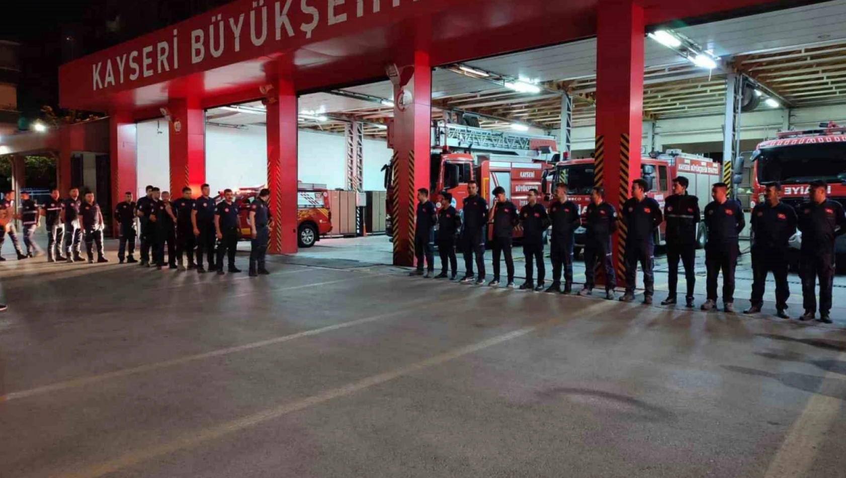 Kayseri İtfaiyesi'nden Mersin yangınına destek