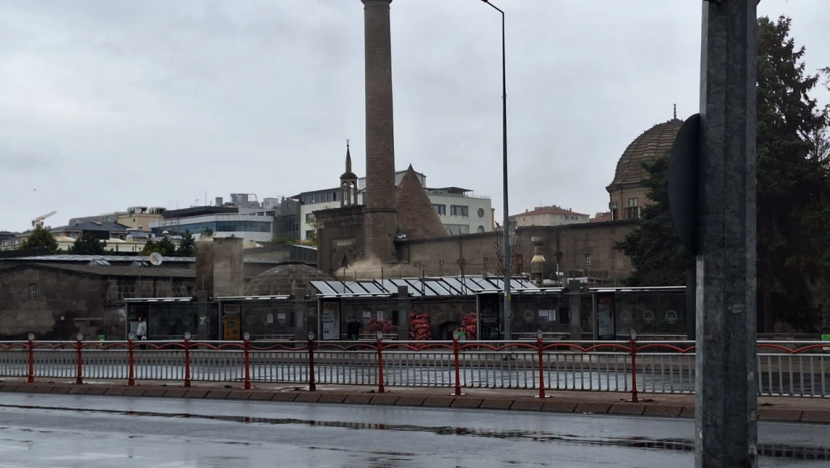 Kayseri'nin merkezindeki hamam herkesin nefesini kesti