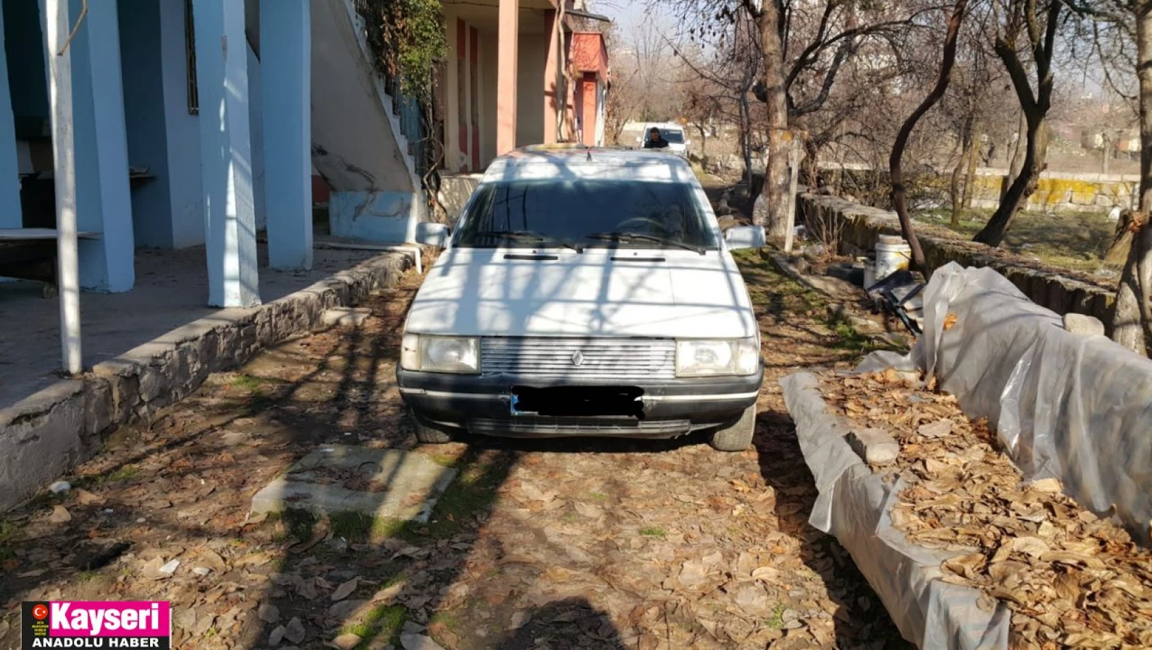Kayseri polisi çalıntı otomobili buldu