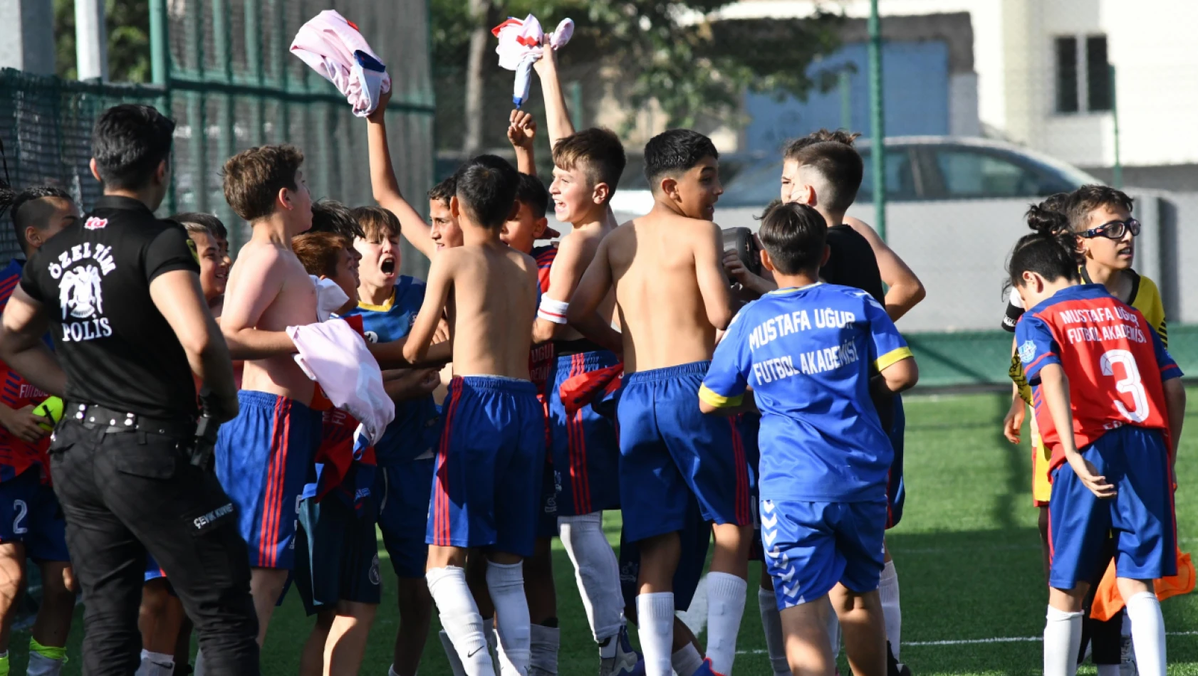 Kayseri U-12 Ligi'nde Zeki Akparlarspor Şampiyon Oldu