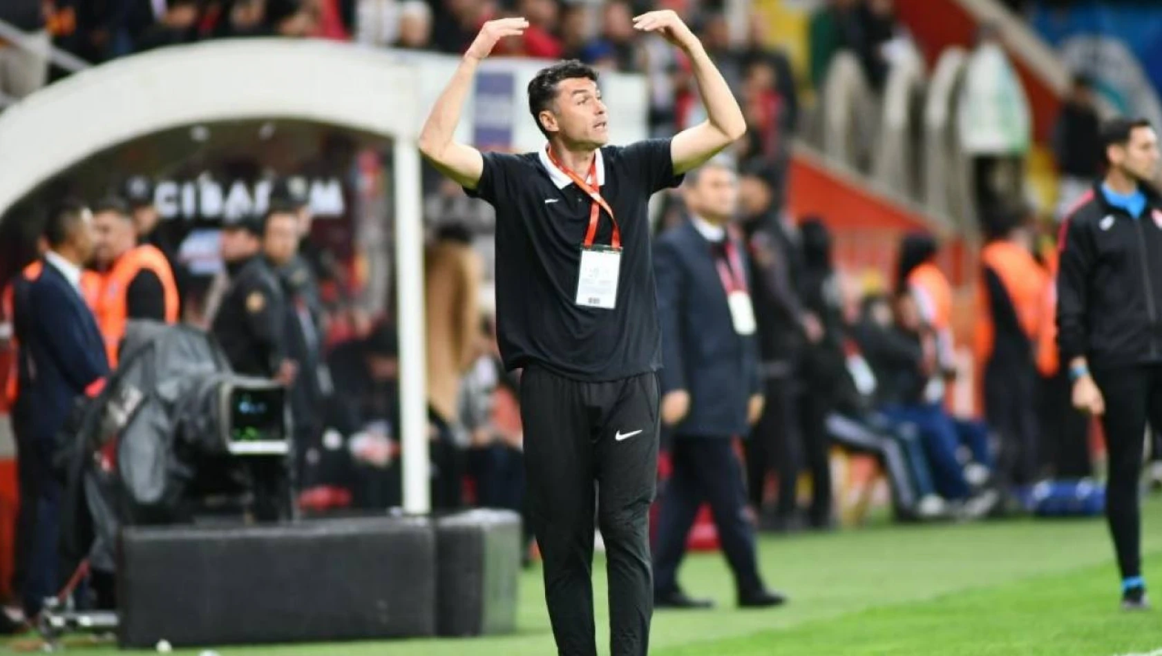 Kayserispor'un Yeni Teknik Direktörü İç Saha Performansıyla Dikkat Çekti
