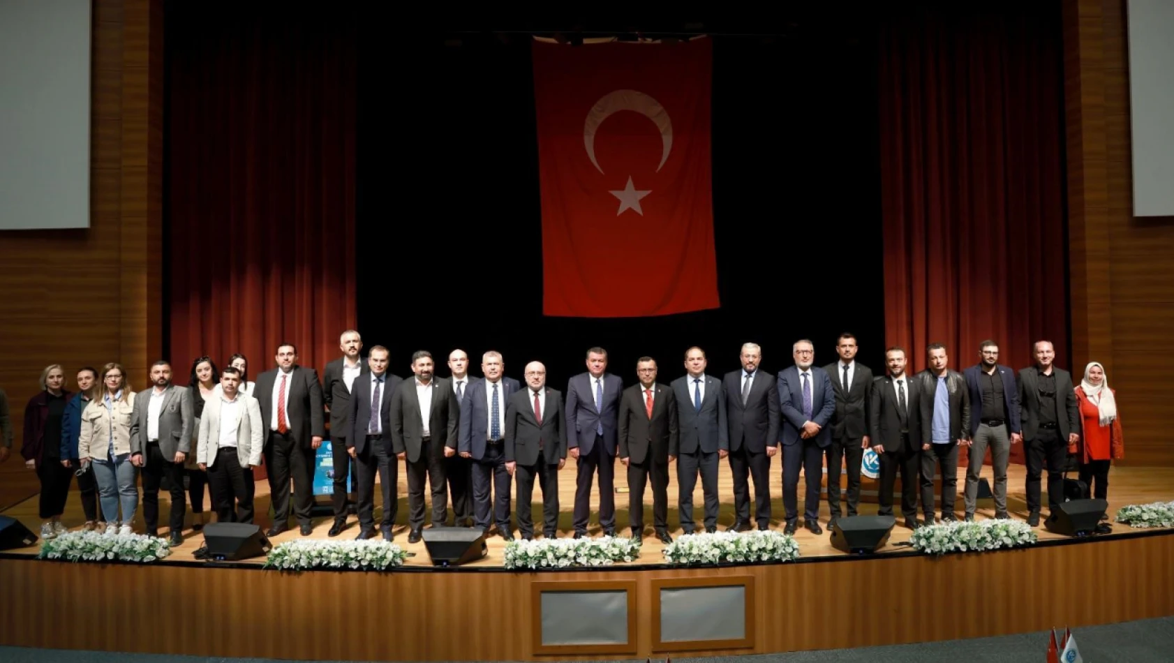KAYÜ'de 'Ermeni Soykırımı İddiaları ve Tarihi Gerçekler' Konferansı Verildi