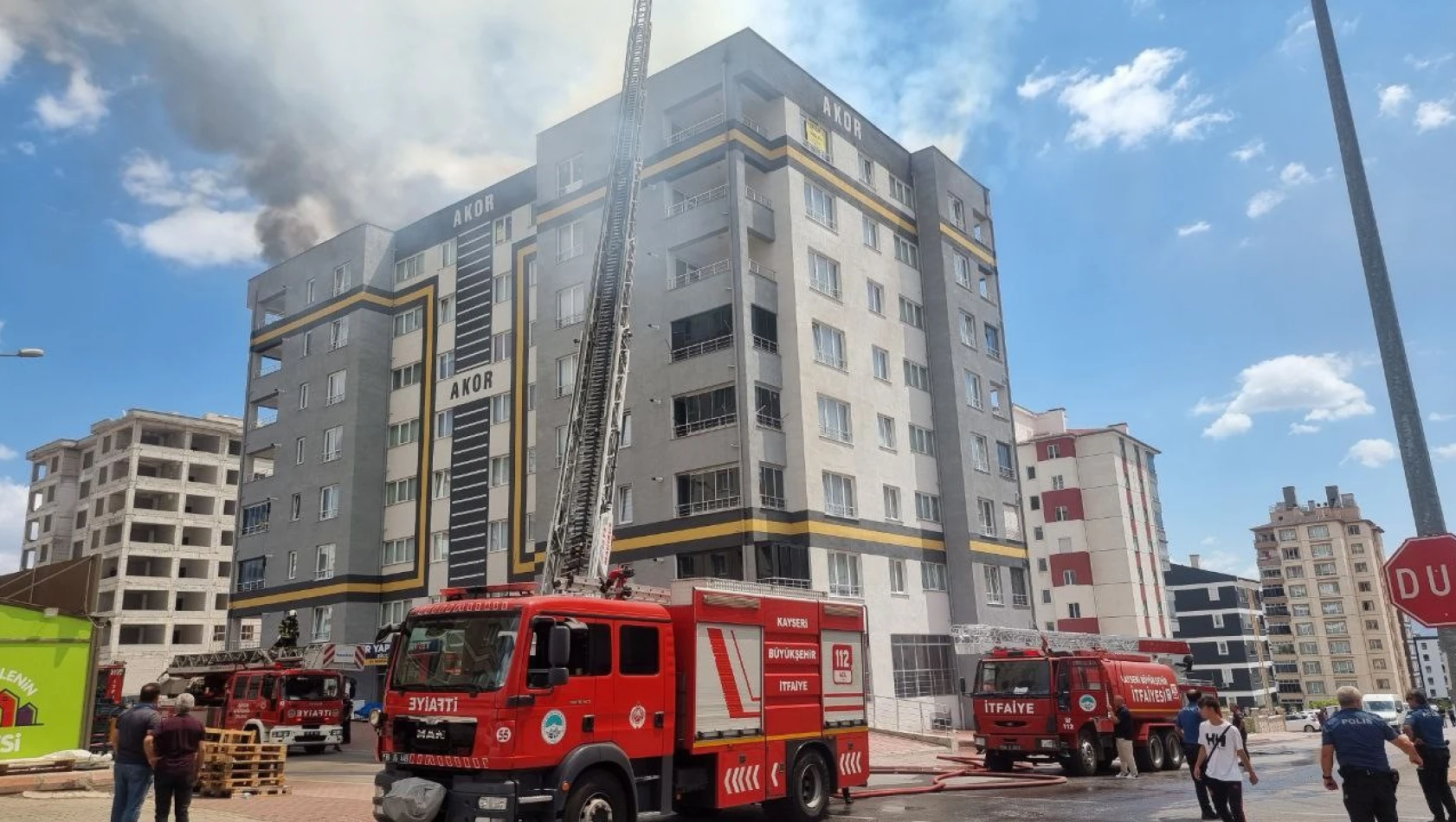 Korkutan Yangında Vatandaşlar Tahliye Edildi