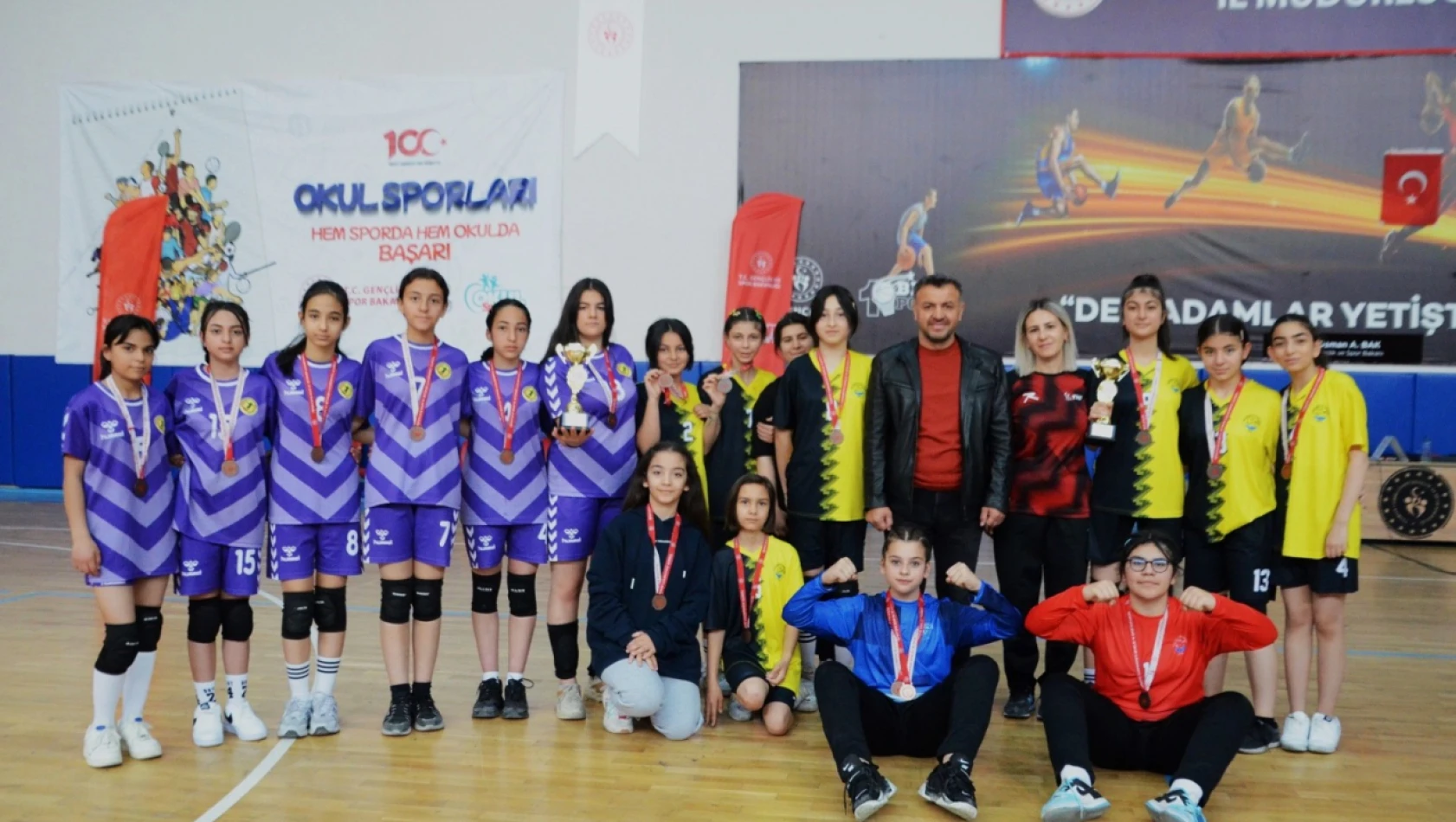 Kulüplü minikler hentbol Kayseri birinciliği başladı!