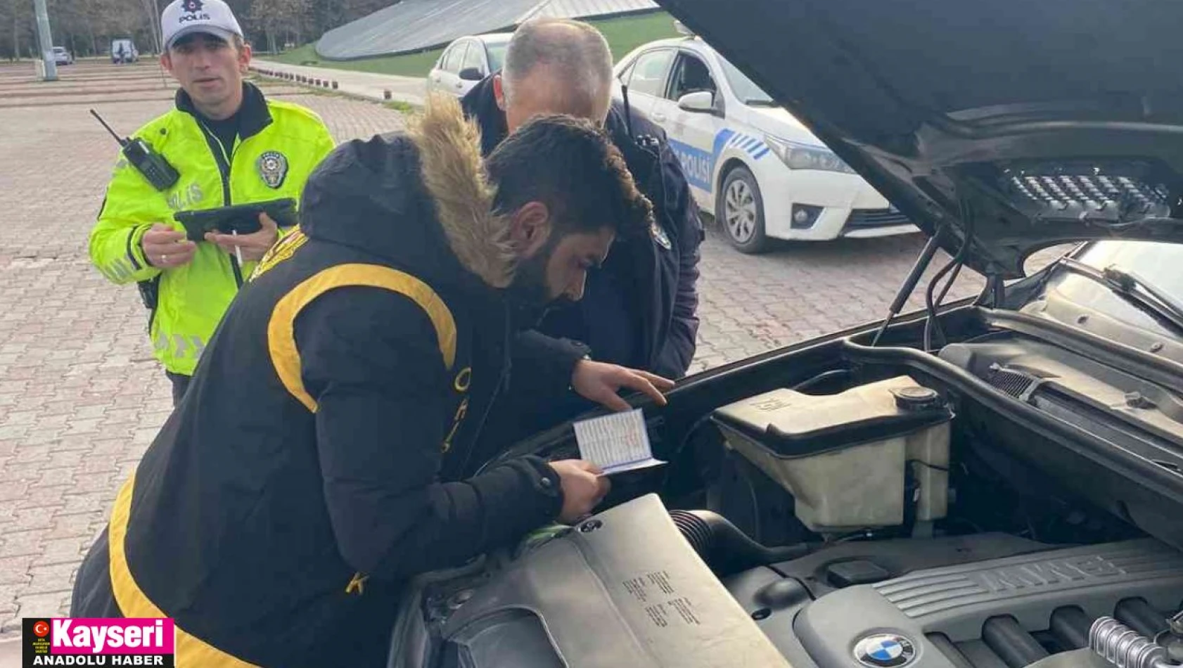 Polisten 'kuş' grubu araç ve motosiklet denetimi