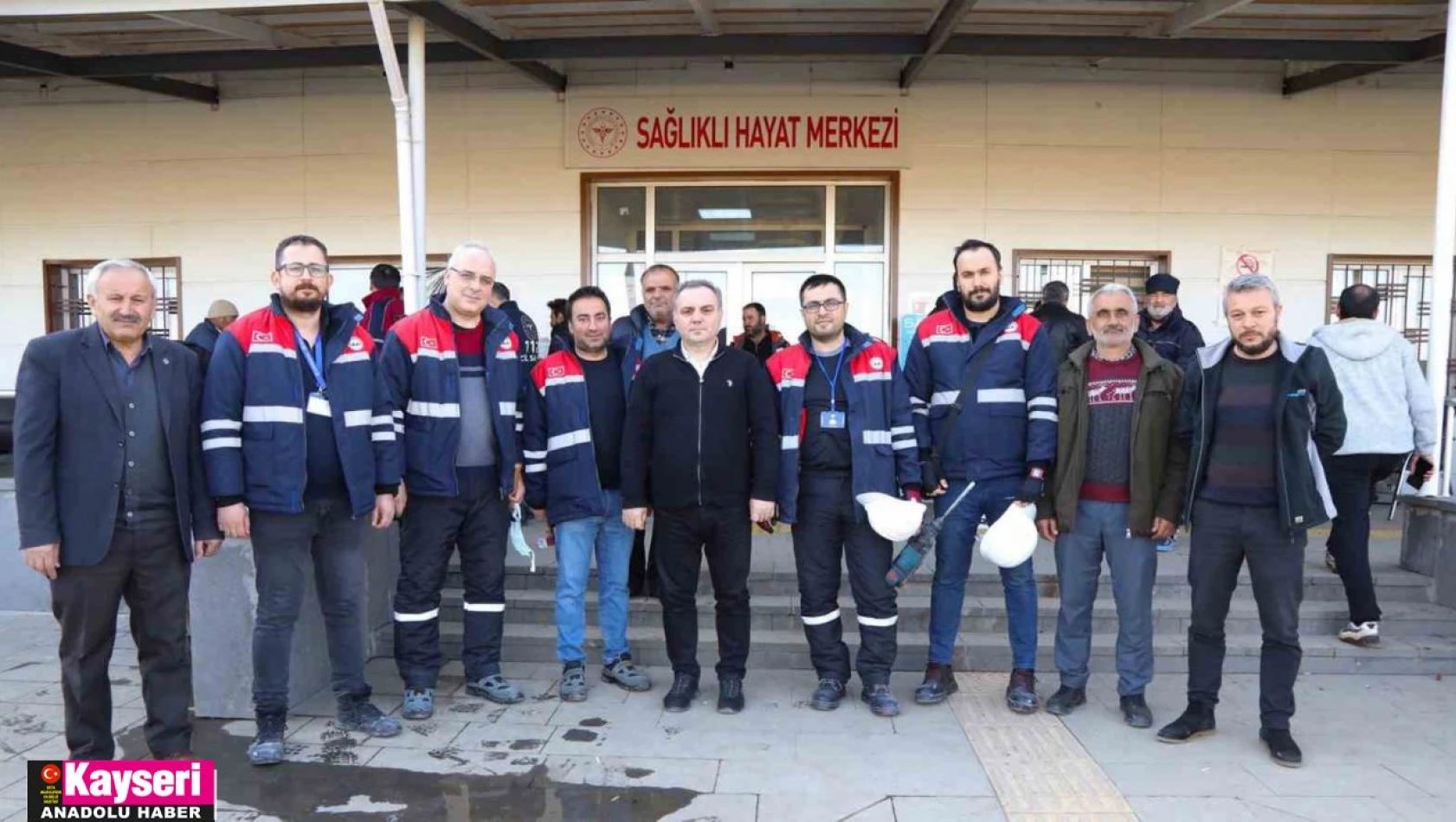 Rektör Altun, Kahramanmaraş'ta hasar tespit çalışması yapan  öğretim üyelerinden bilgiler aldı