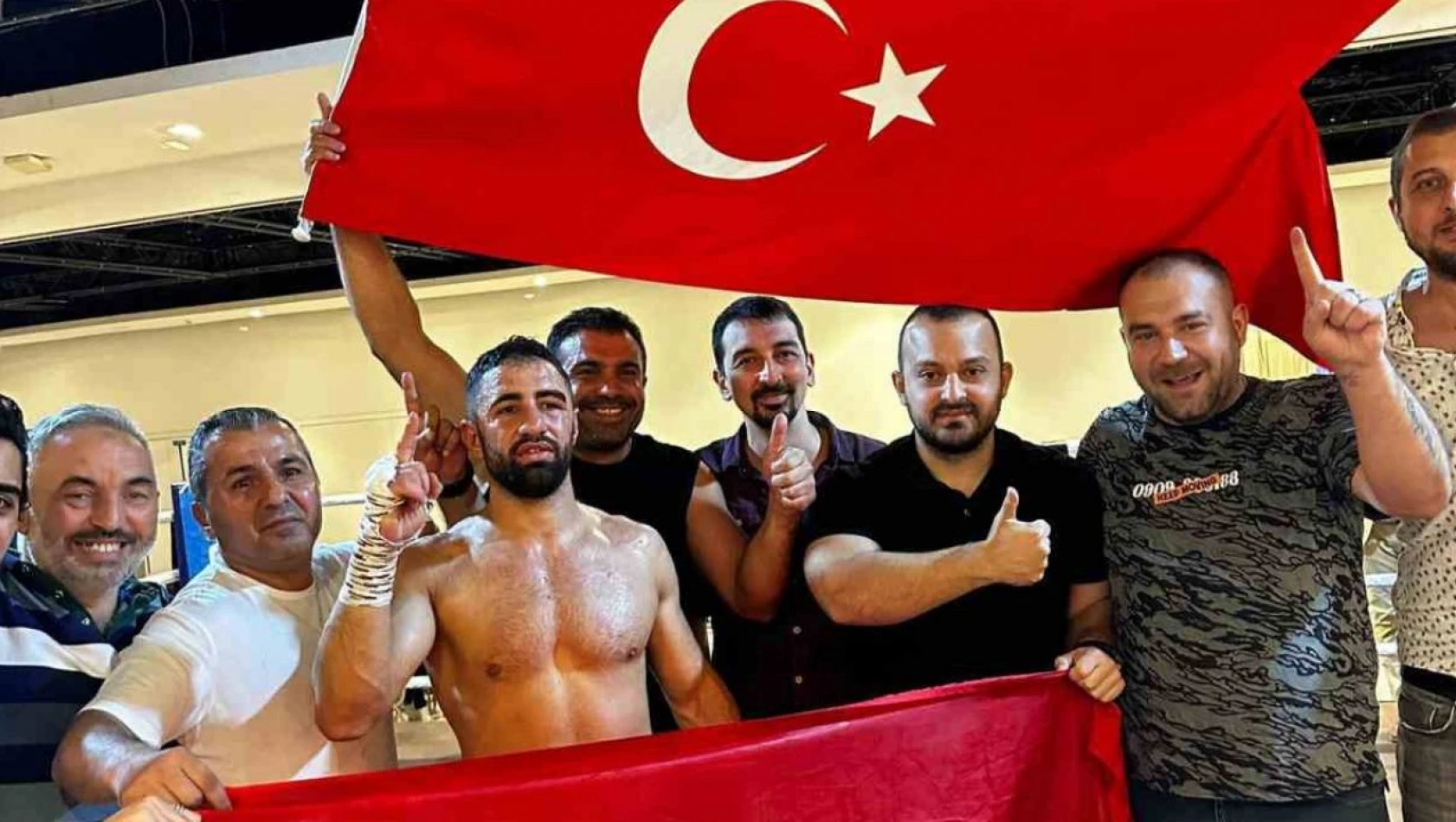 Tomarzalı şampiyon Afrika'da Türk bayrağını dalgalandırdı!