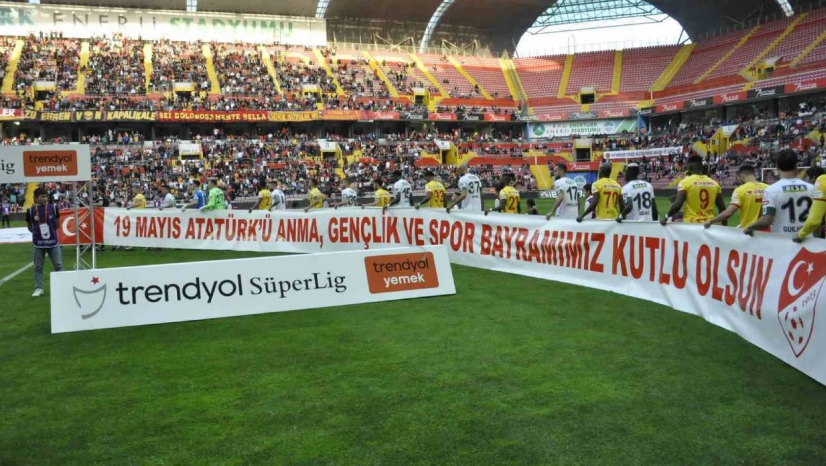 Trendyol Süper Lig: Kayserispor- Konyaspor maçı başladı!