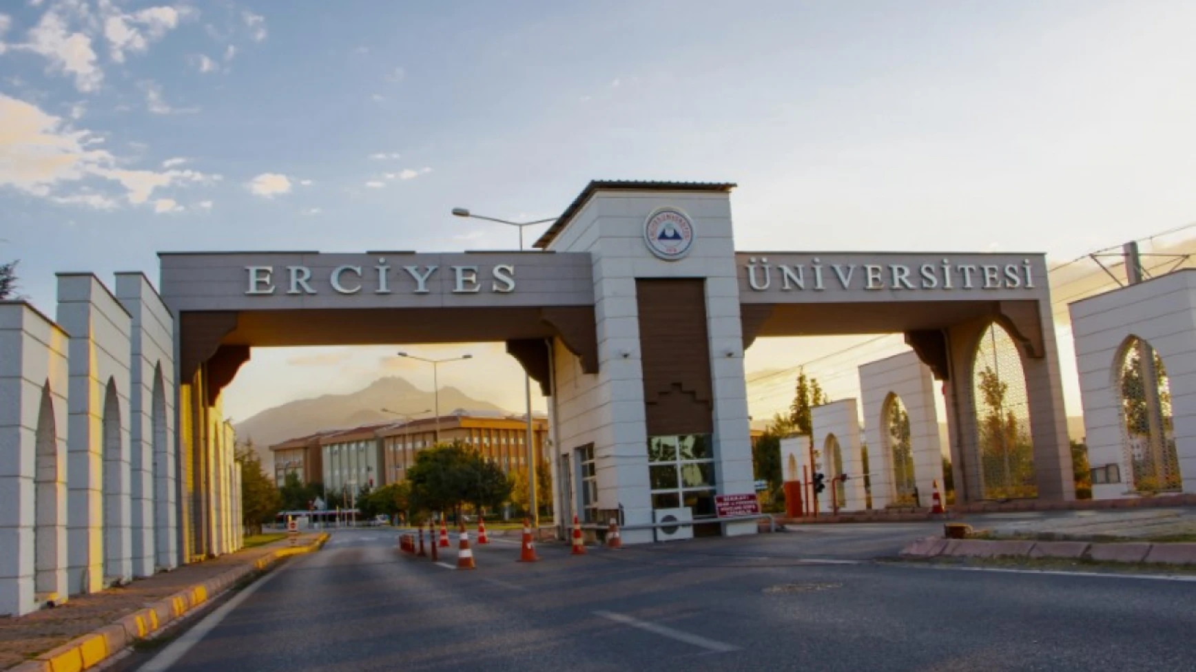 Erciyes Üniversitesi’nin o kararına öğrenciler isyan etti!