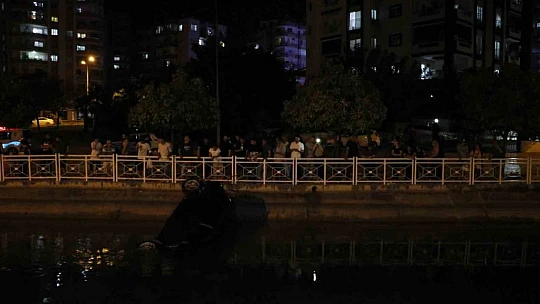 Adana'da otomobil sulama kanalına düştü: 1 ölü, 1 yaralı