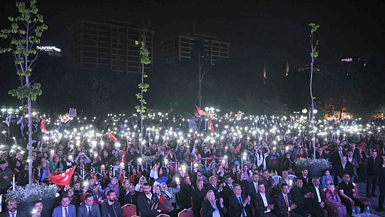 Ali Kınık Kayseri'de hayranlarıyla buluştu
