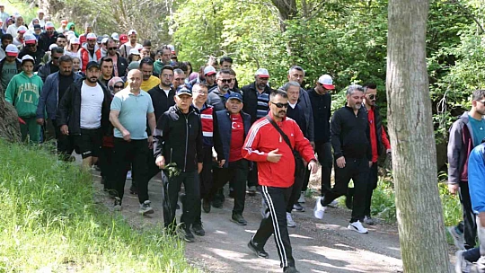 Akar ve Büyükkılıç doğa yürüyüşüne katıldı