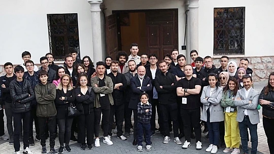 Çolakbayrakdar, 'Gençlerimizi güçlü Türkiye'sine hazırlıyoruz'