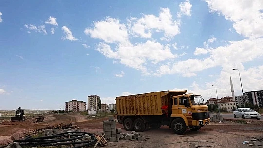 Çolakbayrakdar 'İnsanı yaşat ki devlet yaşasın'