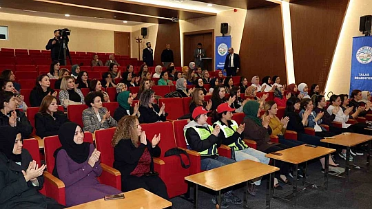 Başkan Yalçın: Annelik bambaşka bir duygu