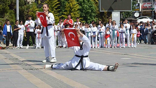 Develi'de 19 Mayıs törenle kutlandı