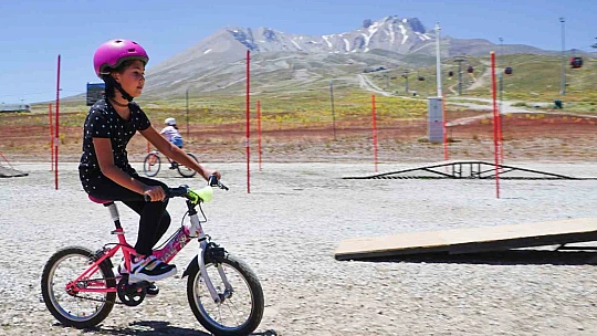 Erciyes'te çoçuklar için hizmet