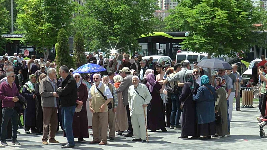 Kayserili hacı adayları dualarla uğurlandı
