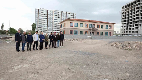 Melikgazi'de 2 okul birden!