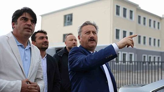 Melikgazi'de 2 okul birden!