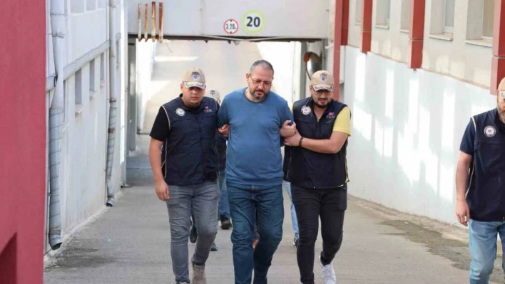 Adana'da Bylock kullanıcısı 4 FETÖ'cü yakalandı