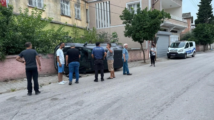 Adana'da Otomobiller Çarpıştı Aracın Altında Kalan Yaya Hayatını Kaybetti!