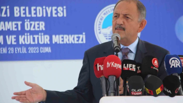 Bakan Özhaseki Kayseri'de konuştu: 2 milyona yakın vatandaş evlerinin dışında...