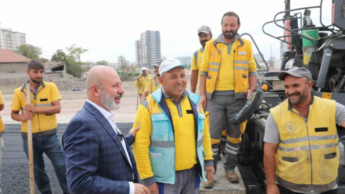 Çolakbayrakdar, 'Yapılan yolların kazasız belasız sağlıkla kullanılmasını diliyorum'