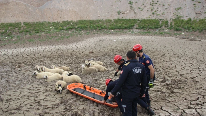 Büyükşehir İtfaiyesi'nden 2 saatlik operasyon