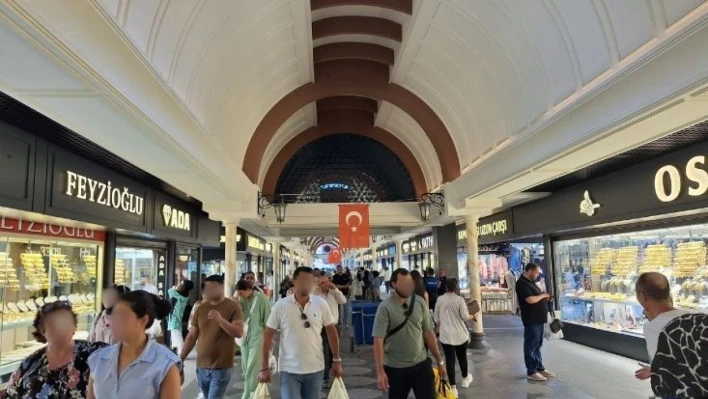 Çarşı, Pazar'da İnsan Seli!