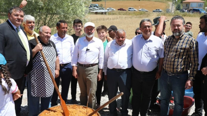 Çolakbayrakdar Ve Vatandaşlar Pilav Şenliğinde Bir Araya Geldi