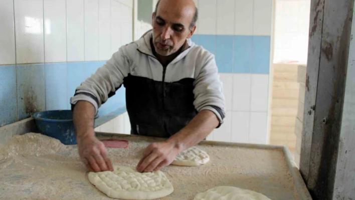 Depremzede Fırıncı Sefa Pemik Bünyan'da yaşam mücadelesi veriyor