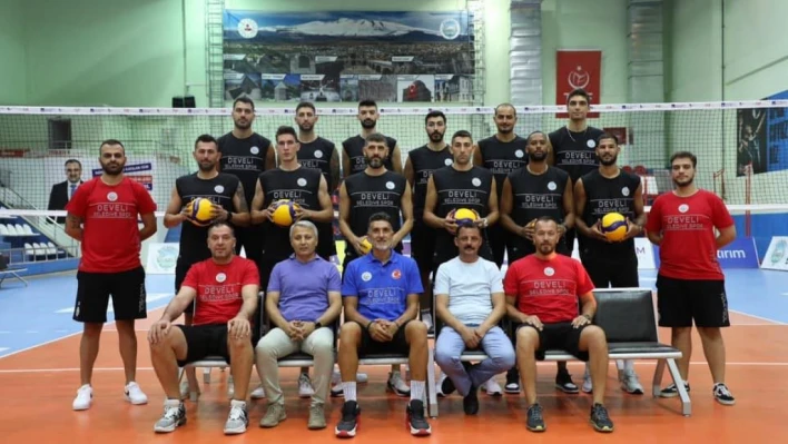 Develi Belediyespor parkeye iniyor