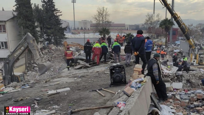 Erciyes A.Ş.  ekibi ile deprem bölgesinde