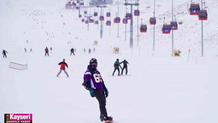 Erciyes'te baharda kayak heyecanı