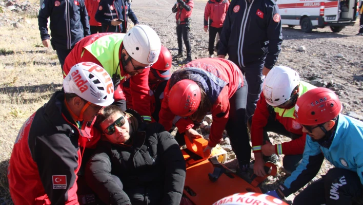 Erciyes'te gerçek gibi tatbikat!